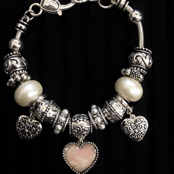 Accessories - Mother of pearl heart charm bracelet